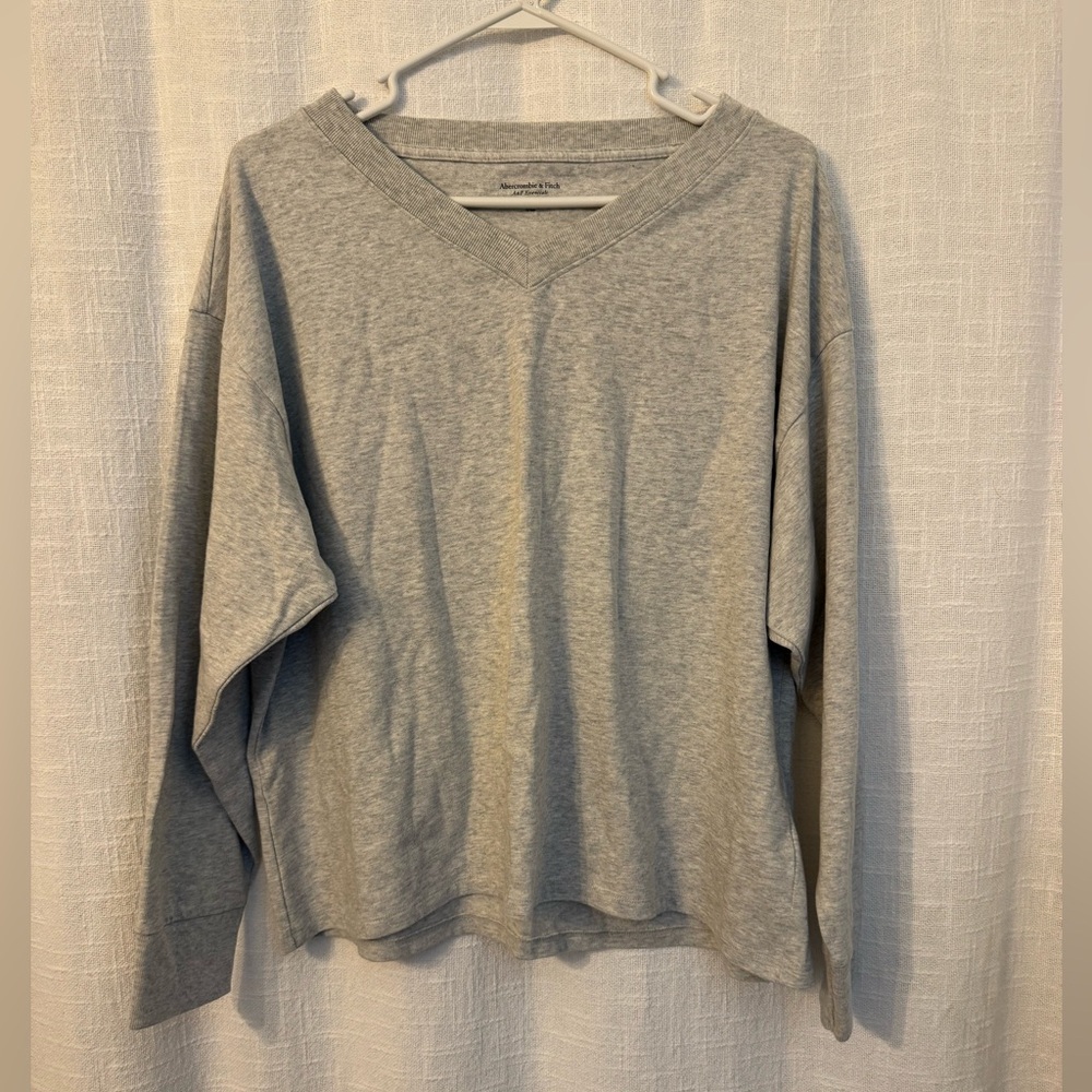 Abercrombie & Fitch Heather Gray Crew Neck Shirt